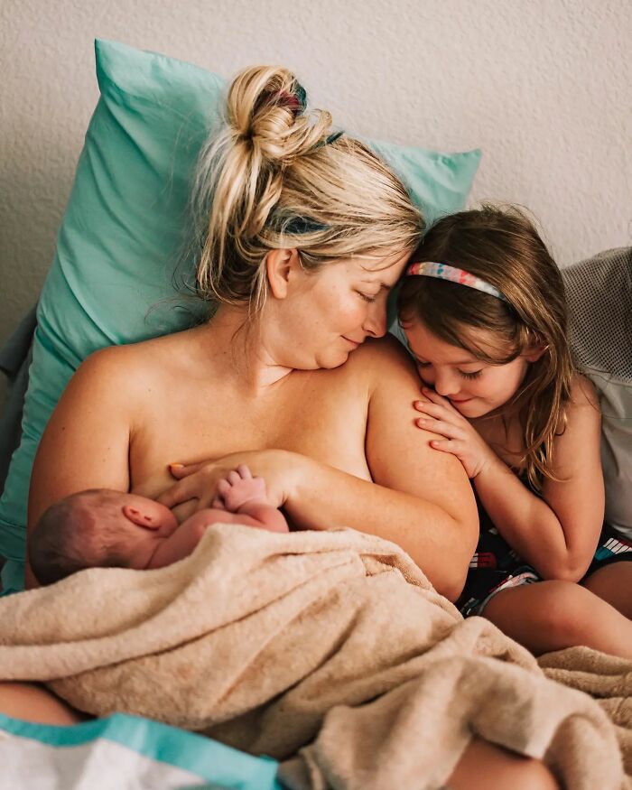 This Photographer Captures The Genuine Emotions Of Parents-To-Be At Birth (28 New Pics)