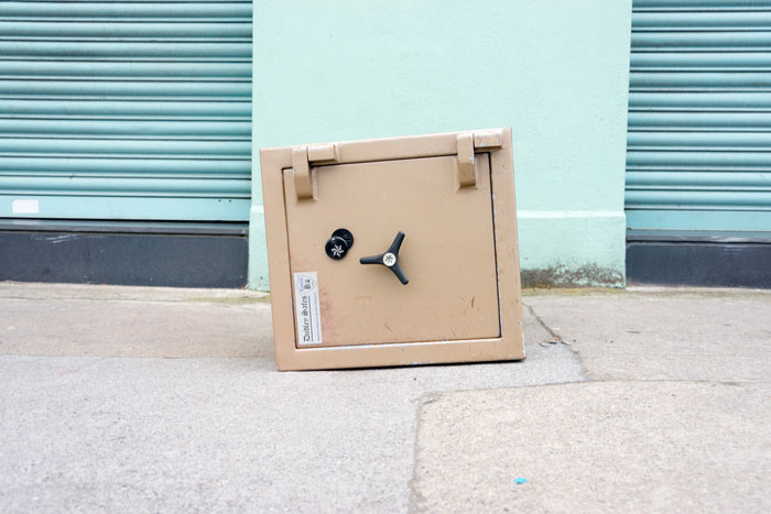 Usually Chill Manager Absolutely Livid With Rage After Terrible Employee Steals $15k Out Of The Workplace&rsquo;s Safe