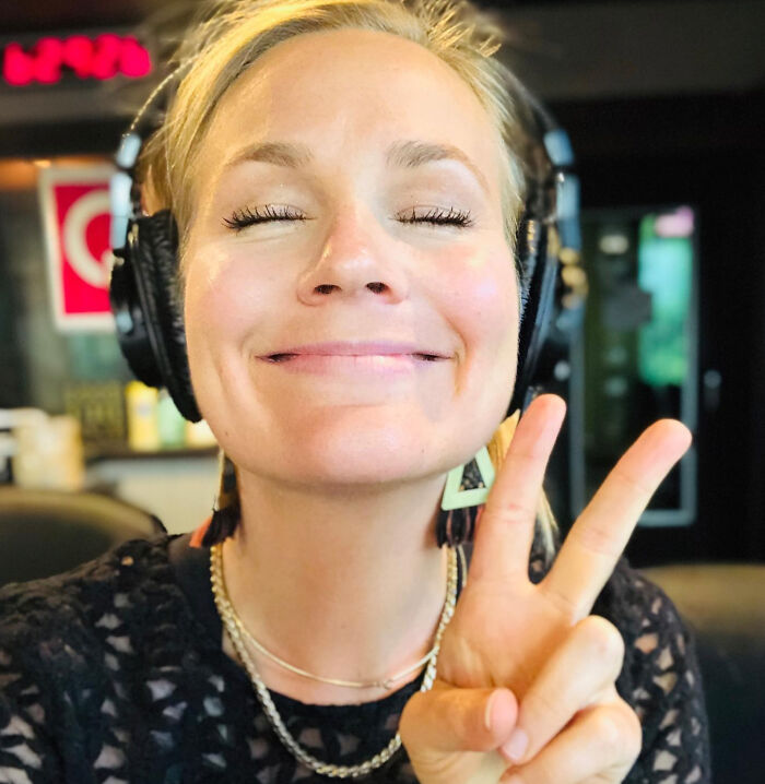 Woman&rsquo;s Quest Comes To An End As She Finds A Mystery Man She Kissed At A Festival