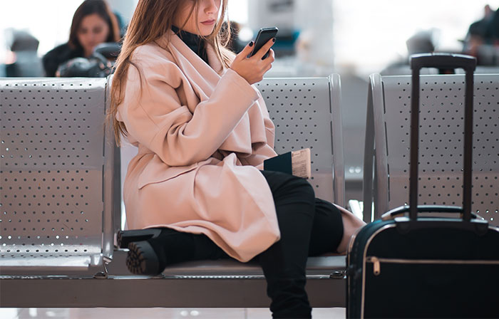 "Am I A Jerk For Picking My Wife Up From The Airport 10 Minutes Late?" "Am I A Jerk For Picking My Wife Up From The Airport 10 Minutes Late?"