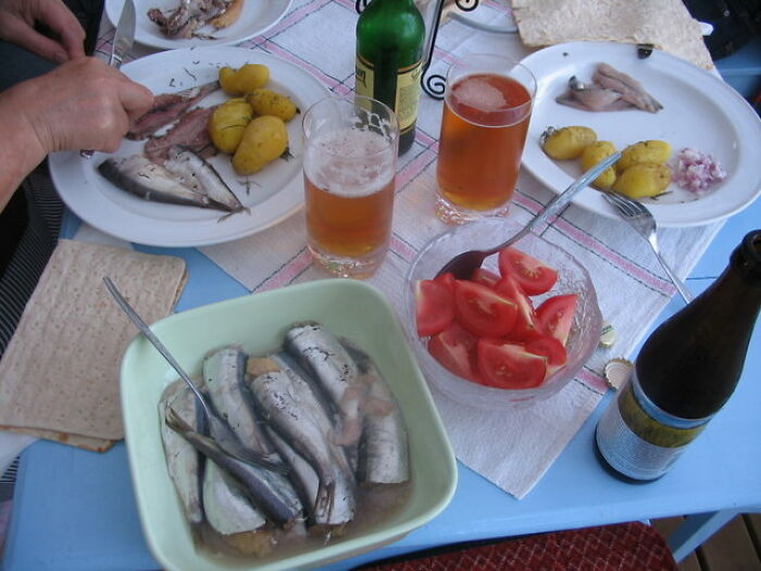 This Viral Thread Has Locals Pointing Out The Worst Foods In Their Country (30 Answers)