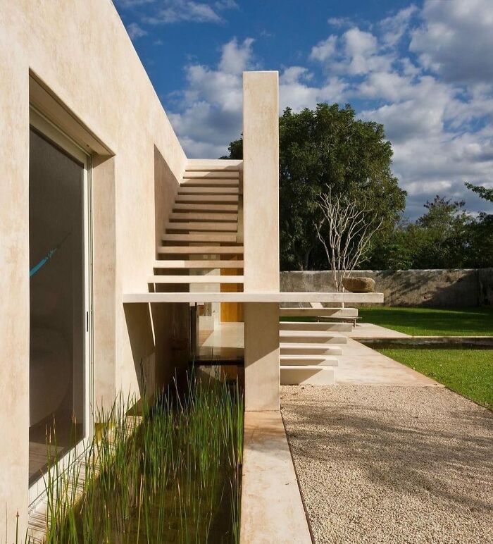 9/10 Aesthetic. 10/10 Death By Stairs