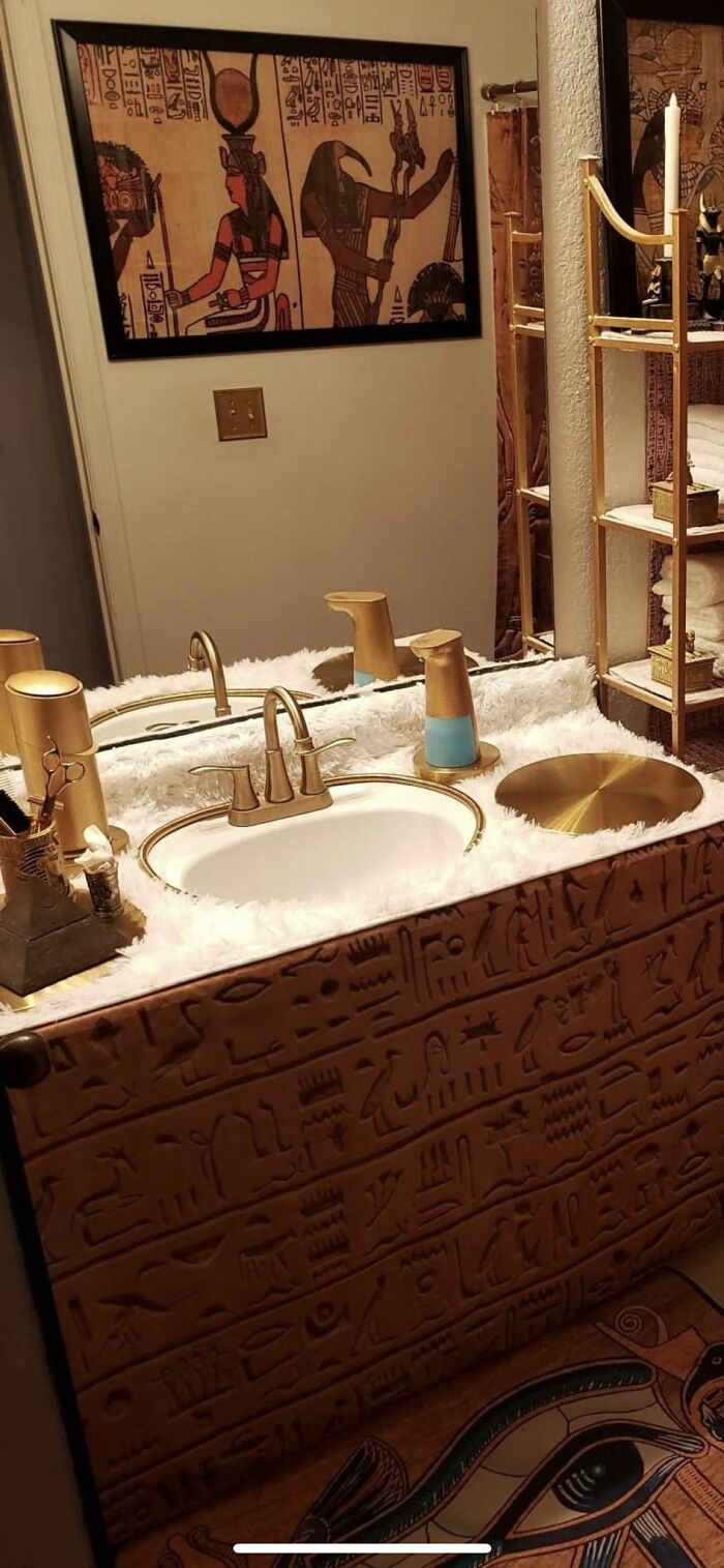 This Was In Another Group I’m In. They Said It’s A Carpet And They Change It Out Once A Year But I Still Think It’s Gross. 😂 Sorry If You’re In Here