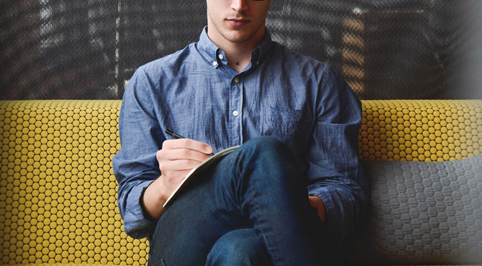 &ldquo;They Need Me For The Next 3 Weeks, They Are Behind And Overworked&rdquo;: Person Finds Out They&rsquo;re Being Fired From A Text They Weren&rsquo;t Supposed To Receive