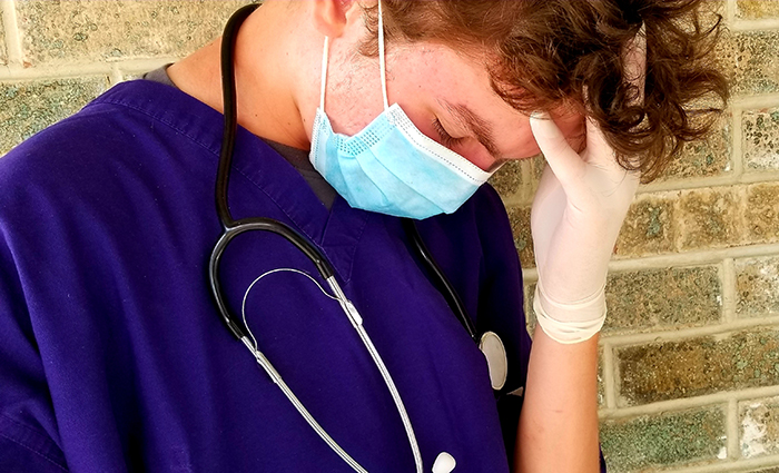 Dad Thinks He's Being Smart By Taking His Daughters To Emergency Care To Prove They're Faking Their Symptoms, Regrets It Dad Thinks He's Being Smart By Taking His Daughters To Emergency Care To Prove They're Faking Their Symptoms, Regrets It