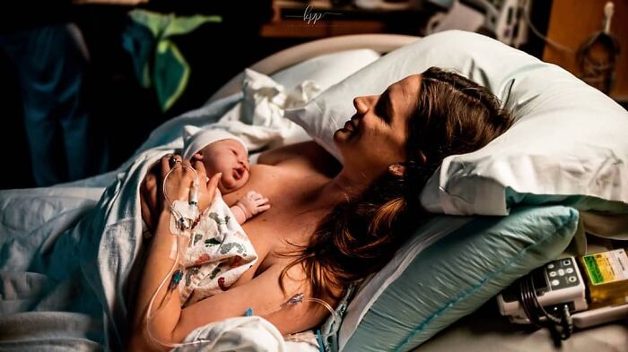 This Photographer Captures The Genuine Emotions Of Parents-To-Be At Birth (28 New Pics)