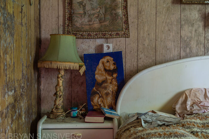 The Dark Past Of This Abandoned House Made Me Visit And Photograph It (15 Pics)