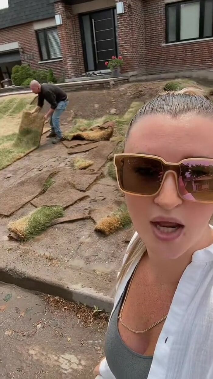 &ldquo;We&rsquo;ve Already Called The Police&rdquo;: Customer Refuses To Pay For Her Grass, Landscapers Come And Rip It All Up