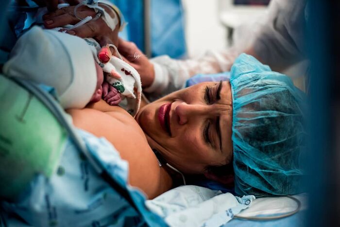 This Photographer Captures The Genuine Emotions Of Parents-To-Be At Birth (28 New Pics)