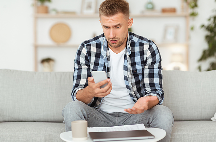 Man Gets Uninvited From Sister's Wedding Because He Advised Her Not To Give Her Twins Names They Will Be Bullied For