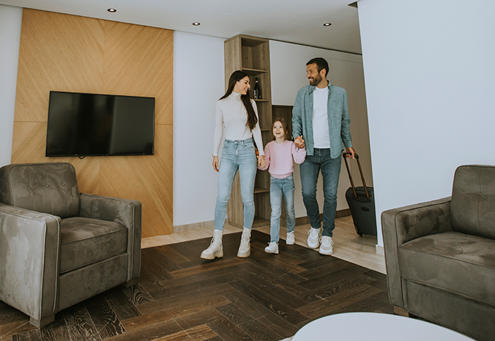 "I Got A Weird Feeling From Her": Family Lose Their $4,000 Airbnb Because Of Shady Owners, Plant Their Revenge Before Leaving