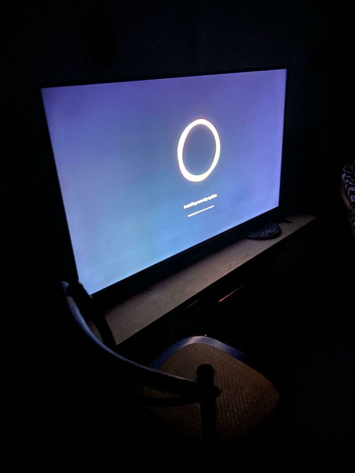 TV Turned Itself On At 3am To ‘Update’. This Was The Loading Screen