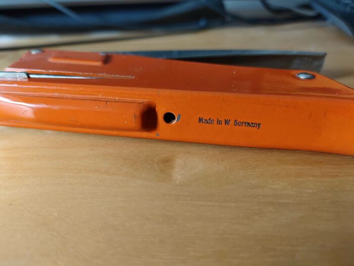 Mi engrapadora es así de vieja