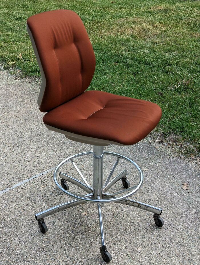 Steelcase Chair I Got For $6 At A Thrift Store. Not Sure If The Mfg Date, But It's At Least As Old As I Am. Best Workbench Stool Ever