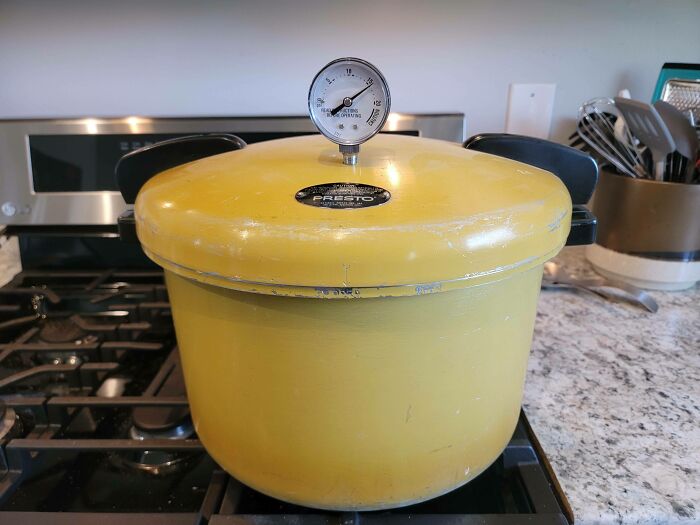 1975 Presto Harvest Gold Yellow Pressure Cooker