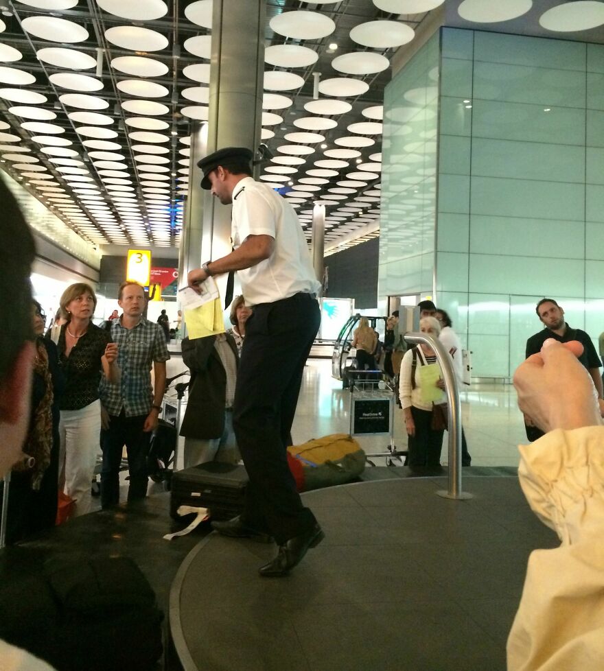 Pilot coordinating people and talking to them 