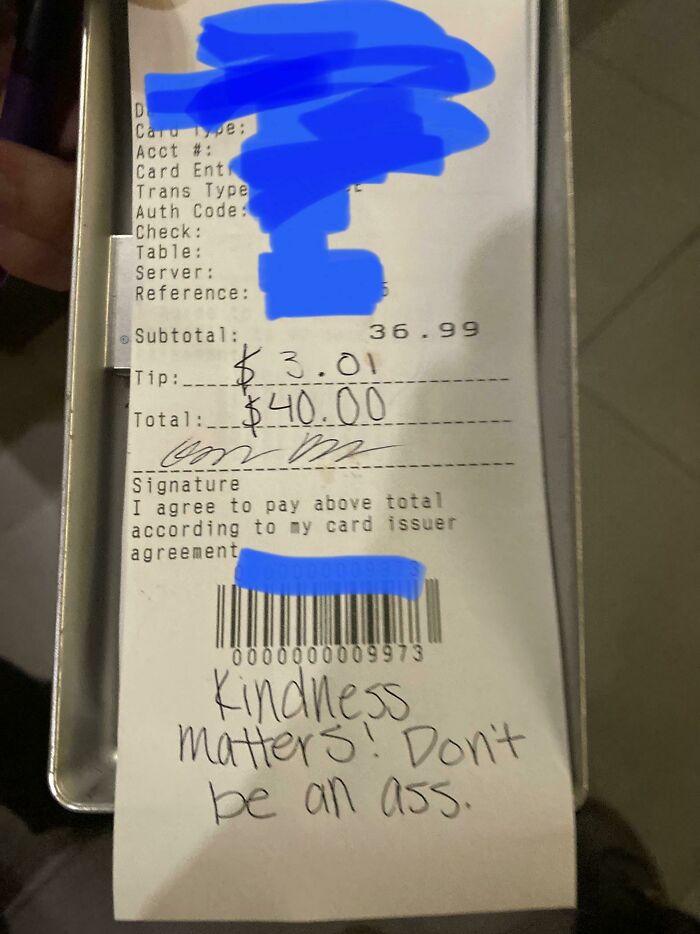 "¡La amabilidad importa! No seas imbécil". El gerente recibió esto de una mesa (de adultos) a quienes dijo que no podían ordenar el menú para niños