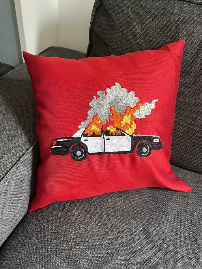 Chainstitch Embroidered A Cushion For My Apartment!