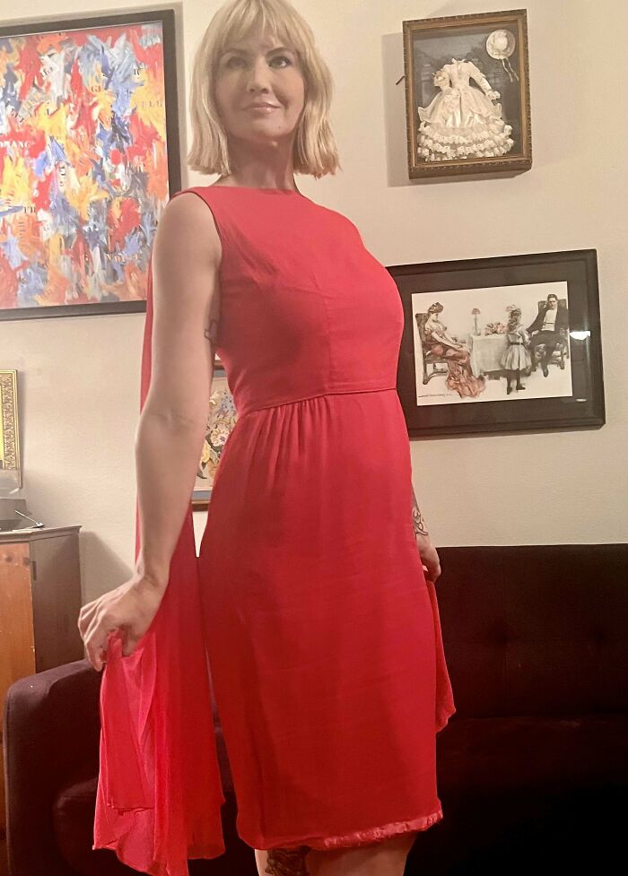 It Was Made A Long Time Ago, But I Think It Was Made For Me. I Got Her Last Night At Goodwill Had To Take These Pics Today. Idgaf I’m In Love And So Happy! (Pics By Annoyed Pre-Teen)