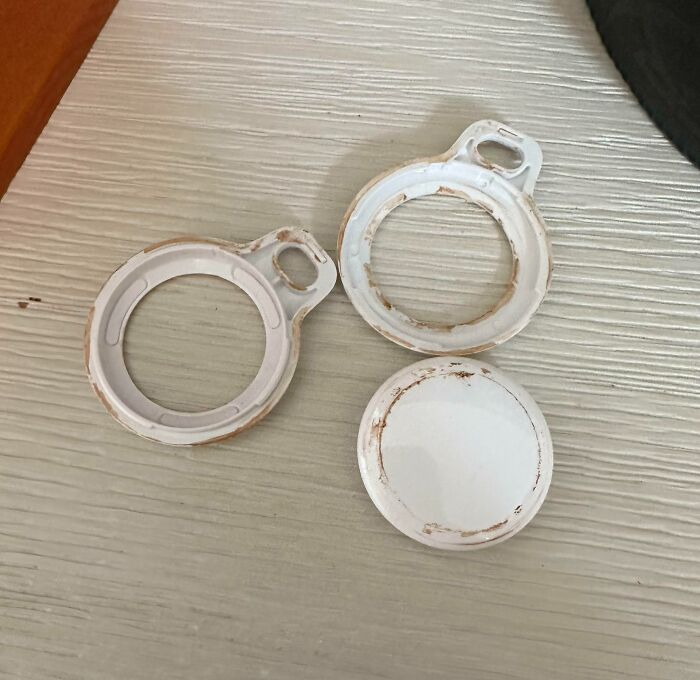 My Mom Borrowed My Airtag. I Genuinely Have No Idea How She Managed To Make It Brown And Sticky