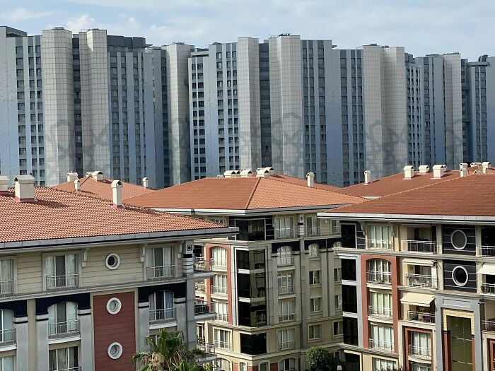 Antes, esas casas tenían vistas al mar. Ahora ven esto