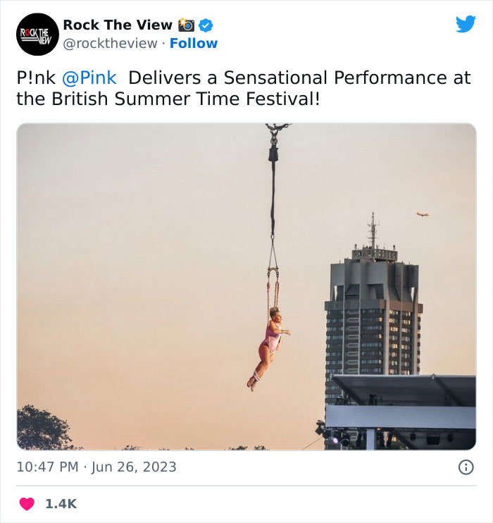 Pink&rsquo;s Fan Throws Late Mother&rsquo;s Ashes At Singer During Concert, She Responds