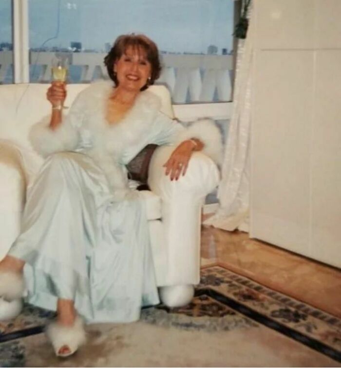 Sleepover At Your Glamother's Place