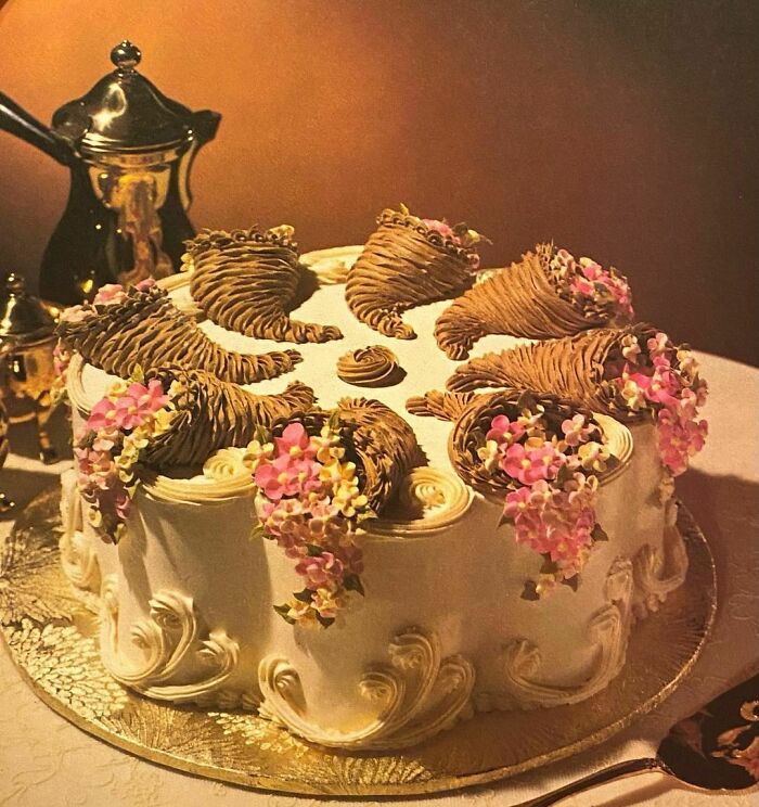 Cornucopia Cake (The Wilton Way Of Cake Decorating, 1979)