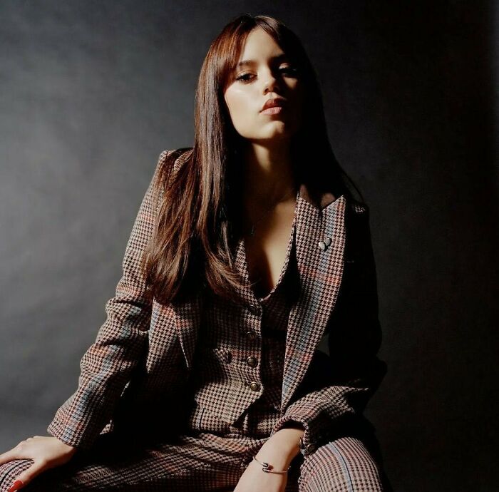 La madre de Jenna Ortega pilló a su hija fumando en público y la regañó a través de Instagram