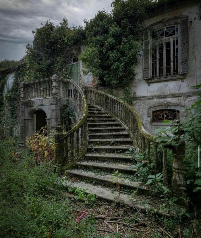 Deserted-Abandoned-Places-Pics