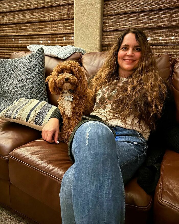 La madre de Jenna Ortega pilló a su hija fumando en público y la regañó a través de Instagram