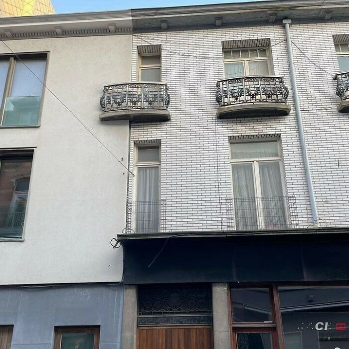 Alles Kan. Koffie Kan. Water Kan. Maar Balkon Niet