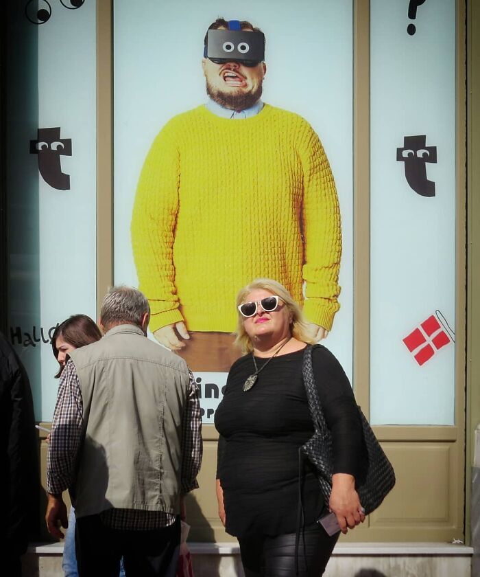 Photographer Captures Unbelievable Coincidences In The Streets