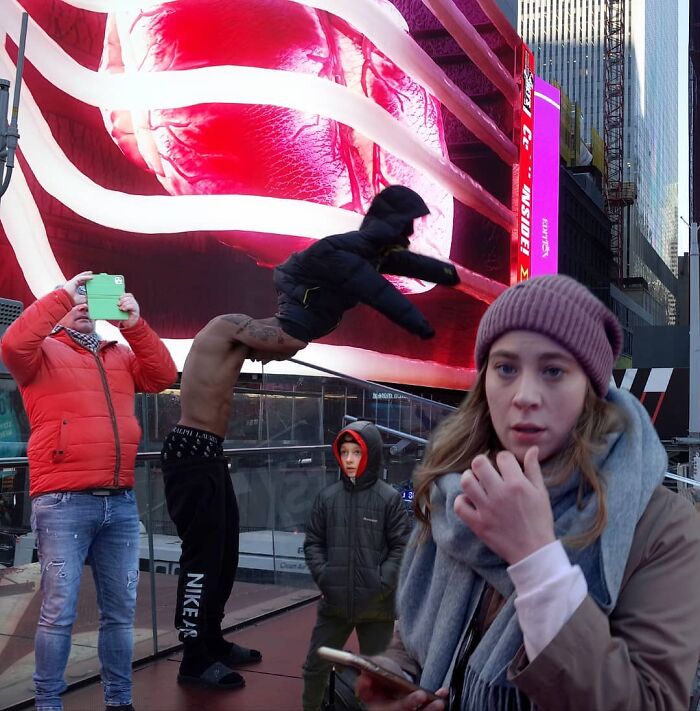 Photographer Captures Unbelievable Coincidences In The Streets