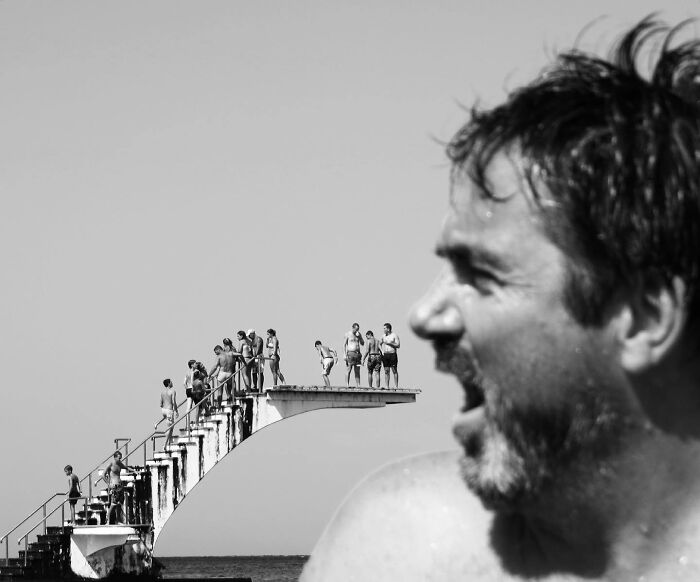 Photographer Captures Unbelievable Coincidences In The Streets