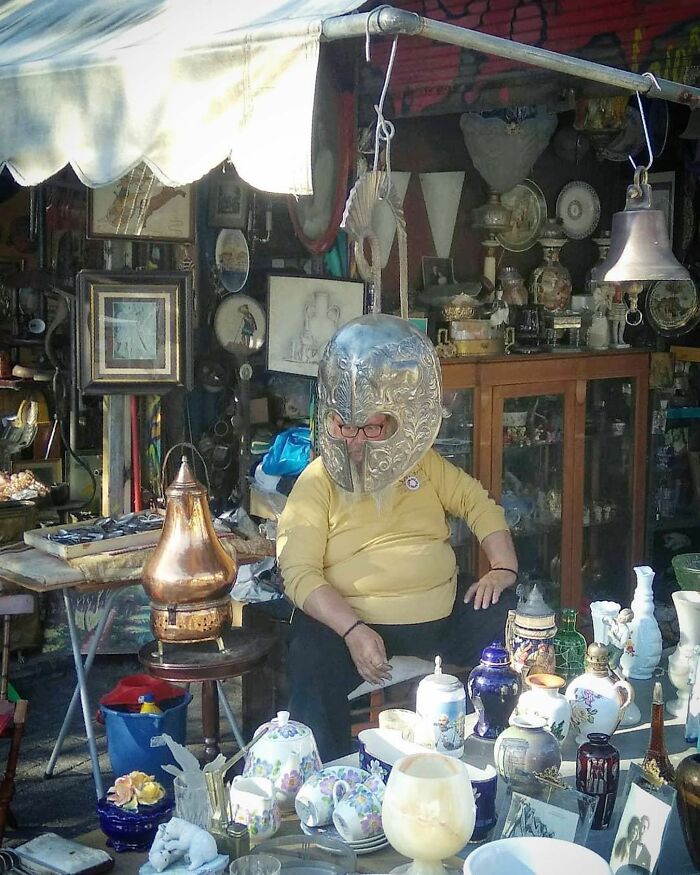 Photographer Captures Unbelievable Coincidences In The Streets