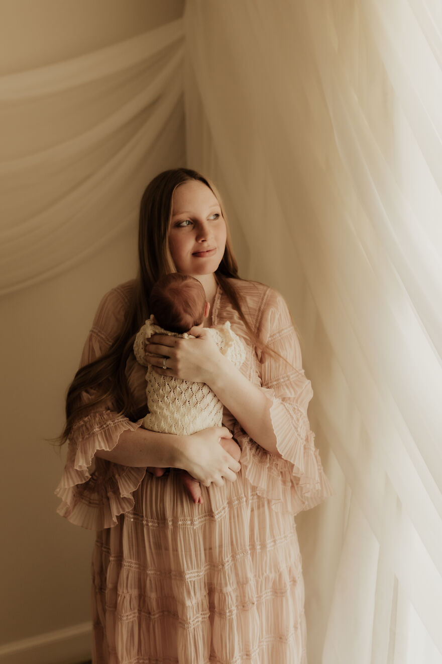 5 Reasons To Get Newborn Portraits For Your Little One