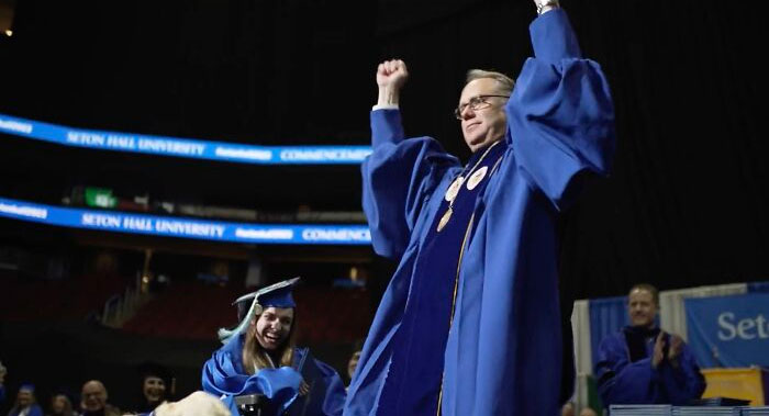 Video Showing A Service Dog Receiving A Diploma Alongside Owner With Disability Wins The Internet’s Hearts Video Showing A Service Dog Receiving A Diploma Alongside Owner With Disability Wins The Internet’s Hearts