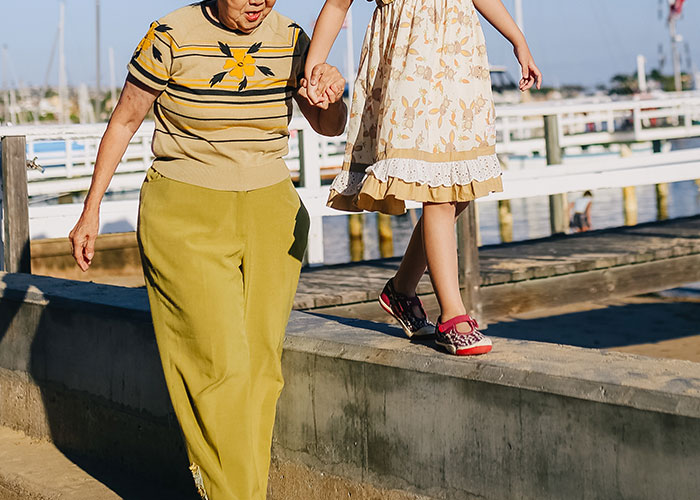 30 People Who Finally Met Their Biological Parents Share What It Was Like