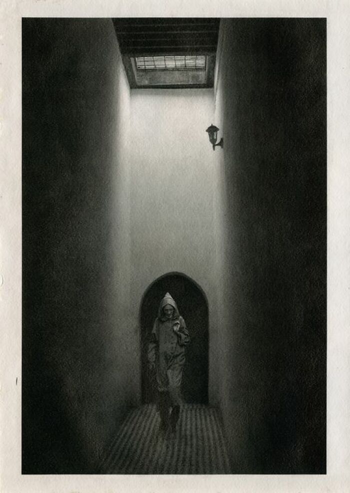 Oil Print (Rowlins) 31 X 46 Cm. Paper For Watercolors 35 X 50 Cm. Ink For Printing In A Printing House (Offset)