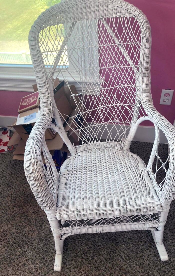 Mi cuñada y mi hermano rompieron mi silla y la taparon con toallas en vez de decírmelo