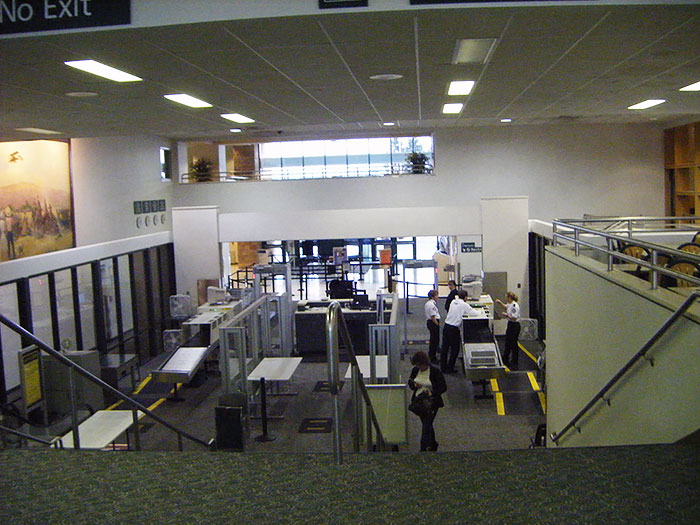 Security Demands Worker Empty Their Bag Completely Before X-Ray, They Maliciously Comply And Provoke Others To Do The Same Security Demands Worker Empty Their Bag Completely Before X-Ray, They Maliciously Comply And Provoke Others To Do The Same