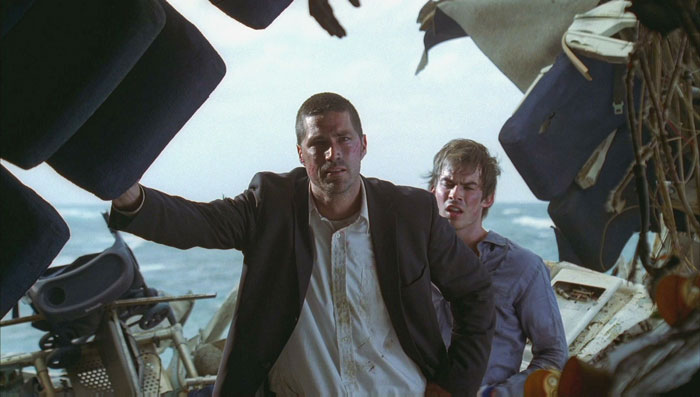 Jack and Boone looking from Lost pilot