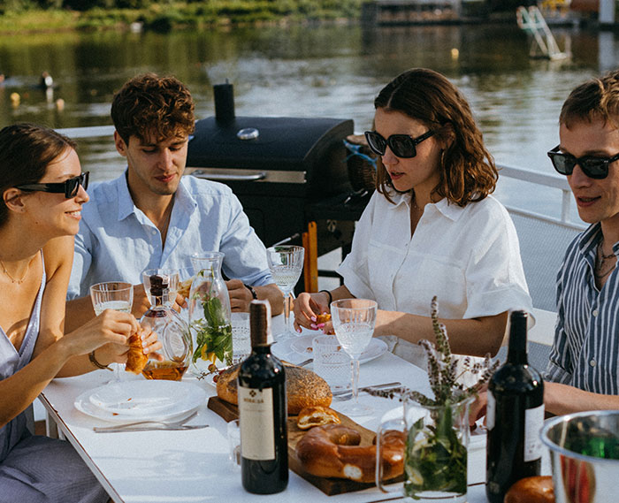 20 Personas cuentan lo más chocante de casarse con alguien adinerado