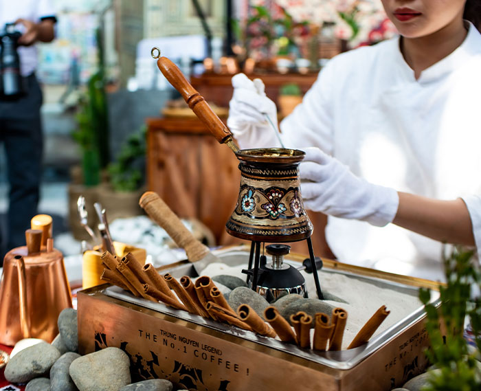 20 Personas cuentan lo más chocante de casarse con alguien adinerado