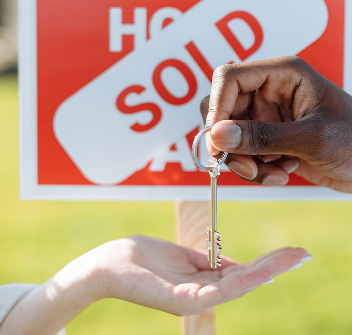 "I Am Still To This Day, Blown Away”: 30 People Reveal The Shocks Of Getting Involved With Someone Extremely Rich