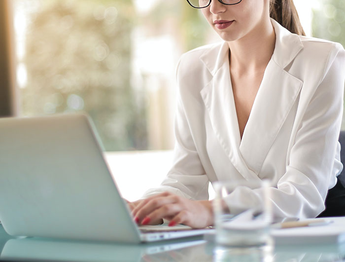 Boss Hides A Camera In New Hire&rsquo;s Office, Doesn&rsquo;t Realize She Found It On Day 1 After His Oddly Specific Remarks Roused Her Suspicions