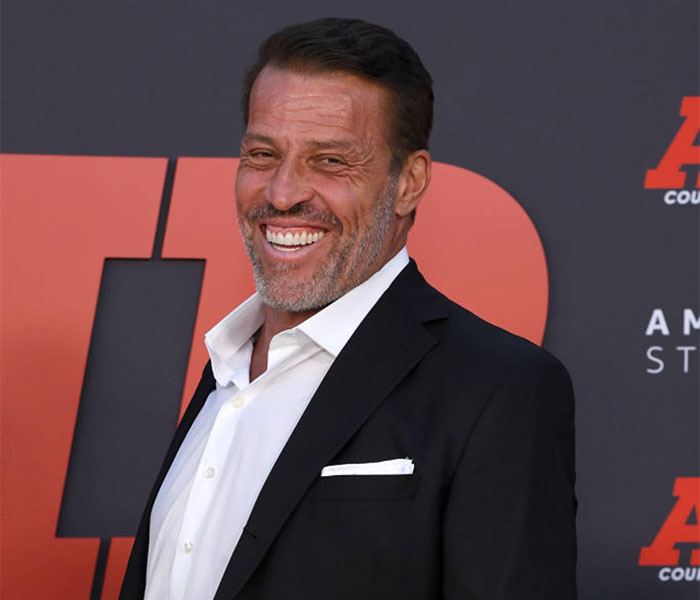 Celebrity Bodyguards Are Sharing Their Best And Worst Clients (22 Answers)