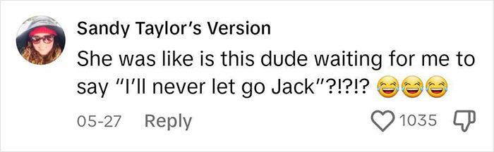 Man Sits In The Wrong Seat, Accidentally Plays Titanic Music Out Loud And Realizes Kate Winslet Is Sitting Next To Him