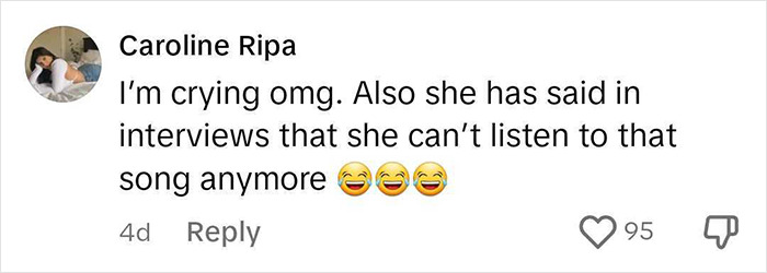 Man Sits In The Wrong Seat, Accidentally Plays Titanic Music Out Loud And Realizes Kate Winslet Is Sitting Next To Him